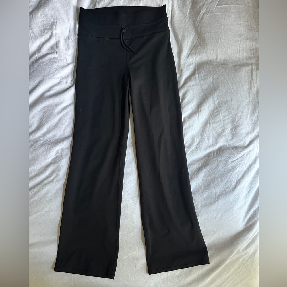 Vuori women’s Daily Wide Leg Black Pants. size M.